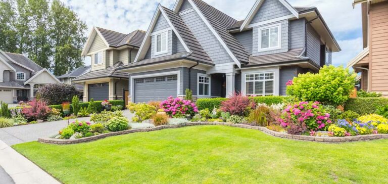 AVOID THESE 5 MISTAKES WHEN BUYING A HOME